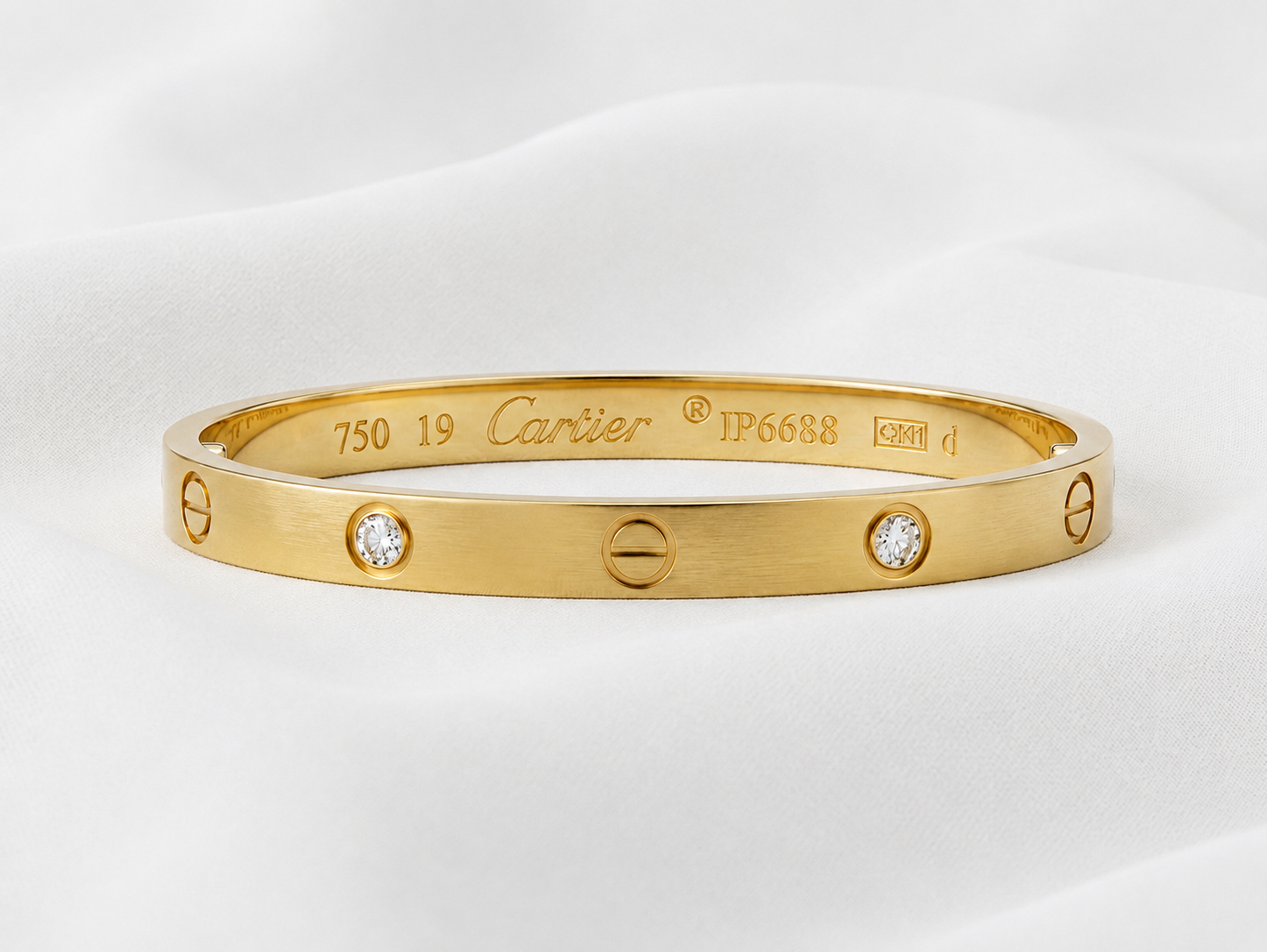 Celestia Luxe Screw Bangle