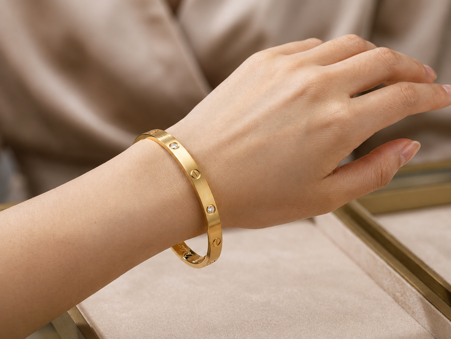 Celestia Luxe Screw Bangle - Image 3