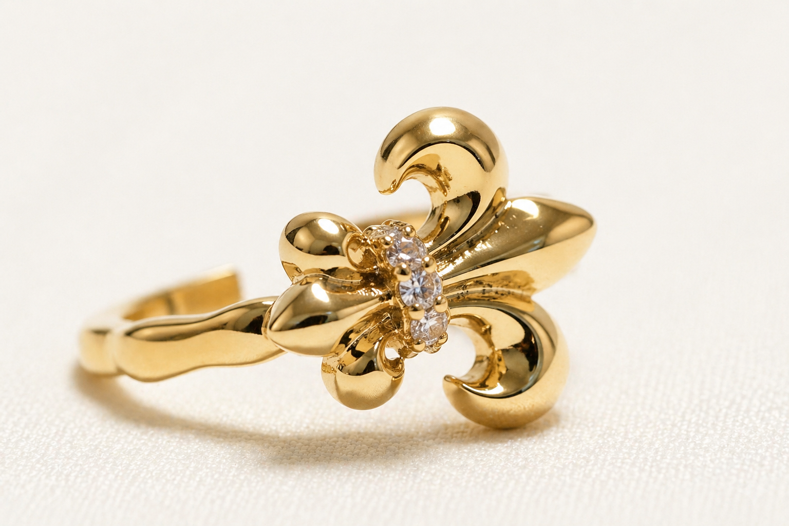 Elegance Swirl Crystal Gold Ring - Image 2