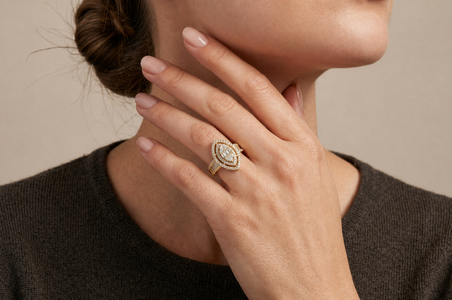 Royal Halo Baguette Luxe Ring - Image 3