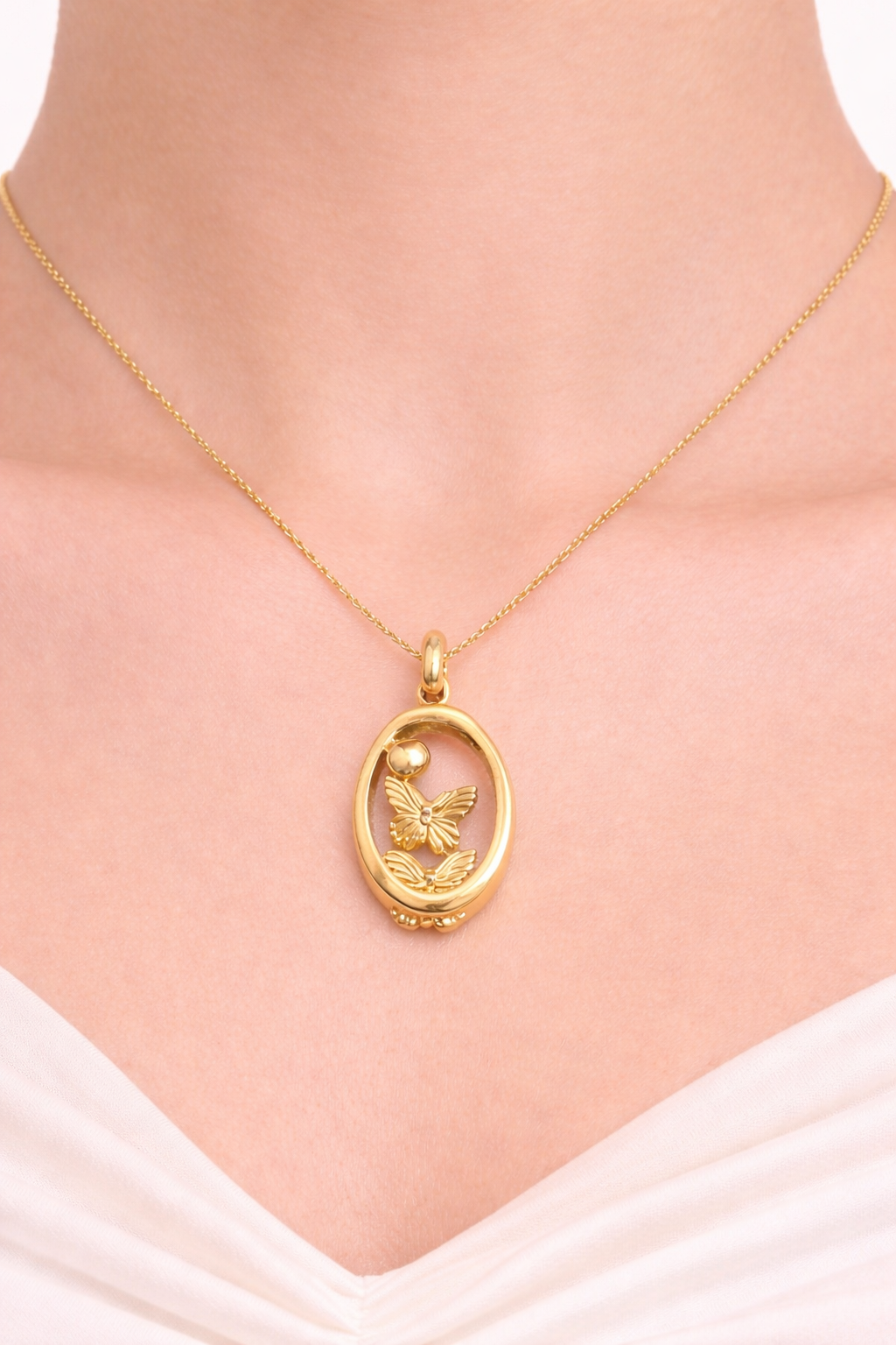 Oval Frame Butterfly Pendant Necklace