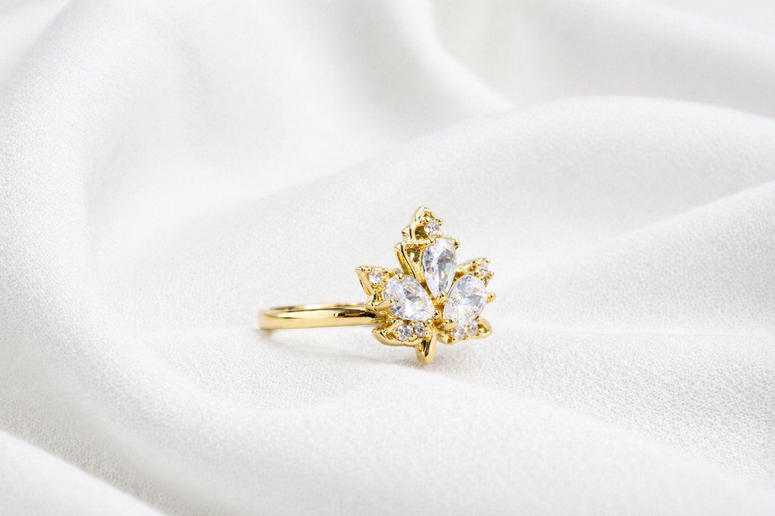 Royal Bloom Crystal Ring - Image 3
