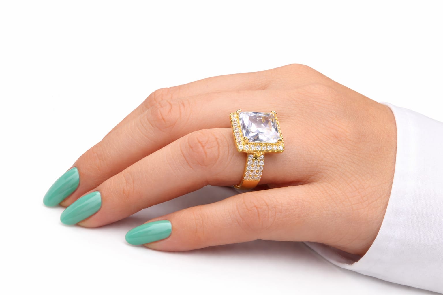 Royal Spark Emerald Ring