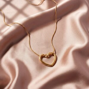 Minimal Open Heart Pendant Necklace