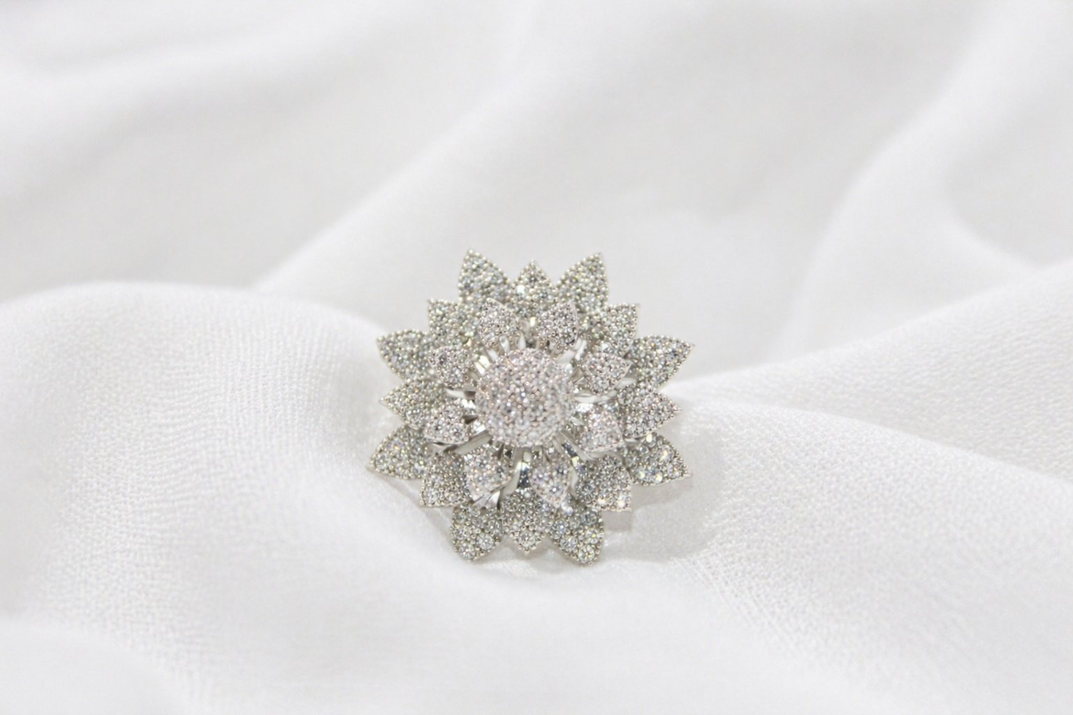 Royal Bloom Luxe Crystal Ring - Image 2