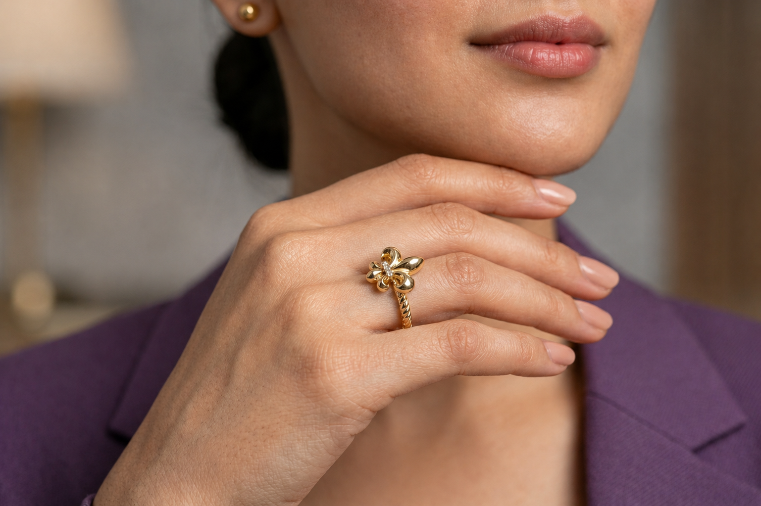 Elegance Swirl Crystal Gold Ring