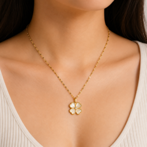 White Heart Blossom Pendant Necklace
