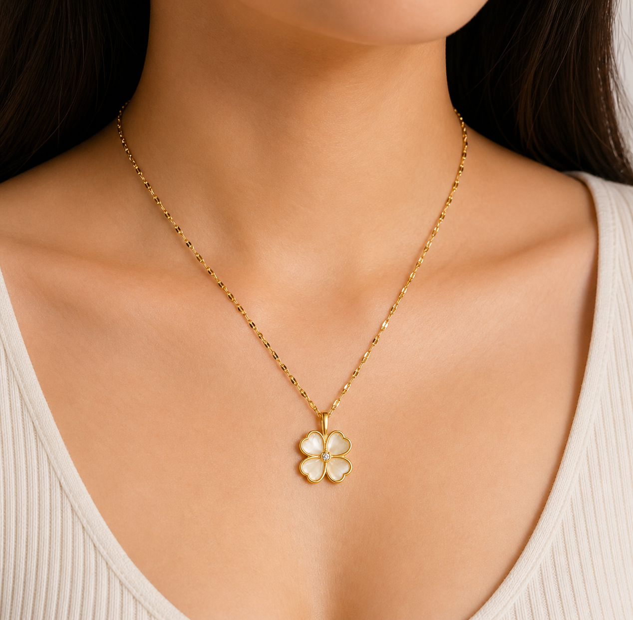 White Heart Blossom Pendant Necklace